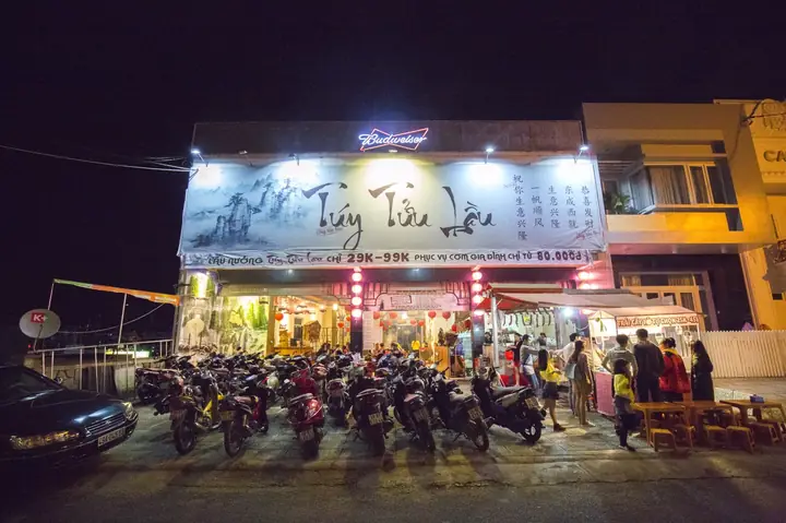 Review Túy Tửu Lầu: Quán Nướng Lẩu Cổ Trang Độc Nhất Đà Lạt