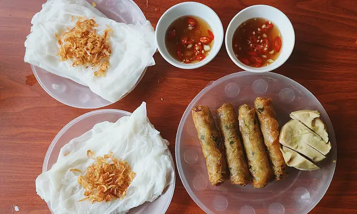 Review Chi Tiết Ram Bánh Mướt Hà Tĩnh: Đặc Sản Độc Đáo Từ Sự Kết Hợp Giòn Dẻo