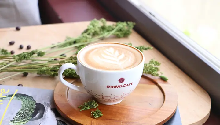 Rita Võ Cafe Nguyễn Văn Cừ: Đánh Giá Chi Tiết Về Không Gian & Thực Đơn