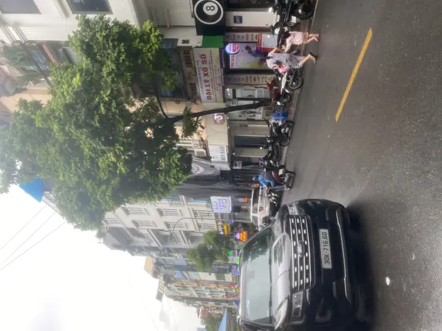 Số 8 Phan Văn Trường