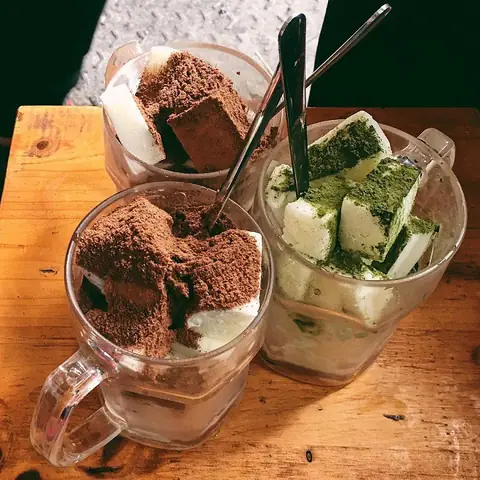 Sữa Chua Dẻo Hàng Nón