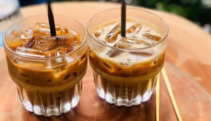 Review Chi Tiết Tiệm Cà Phê Hiên Cúc Trắng: Không Gian Xanh Mát Giữa Lòng Thành Phố