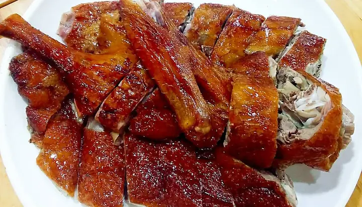 Review Chi Tiết Tiệm Vịt Quay Thanh Xuân: Trải Nghiệm Món Quay Cổ Truyền Ở Trung Tâm Quận 1