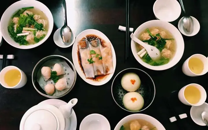 Đánh Giá Chi Tiết Quán Ăn Tiến Phát - Điểm Tâm Hồng Kông