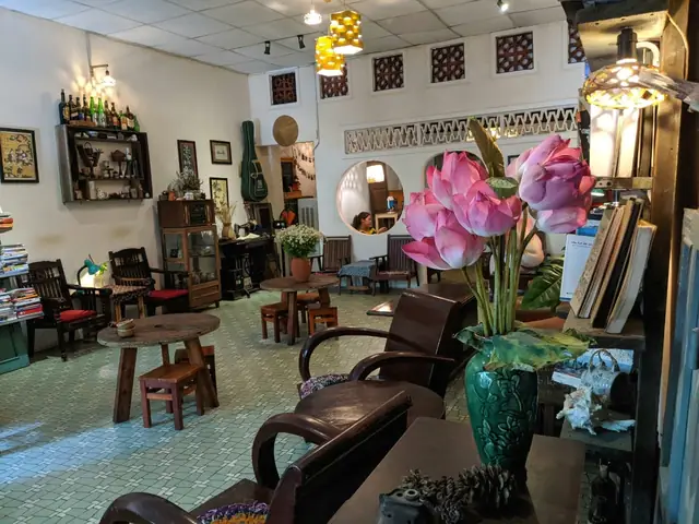 Trà Quán Góc Nhà Tụi Mình