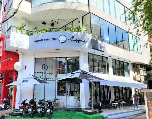 Review Trung Nguyên E-coffee Phan Xích Long: Không Gian Năng Lượng Mới