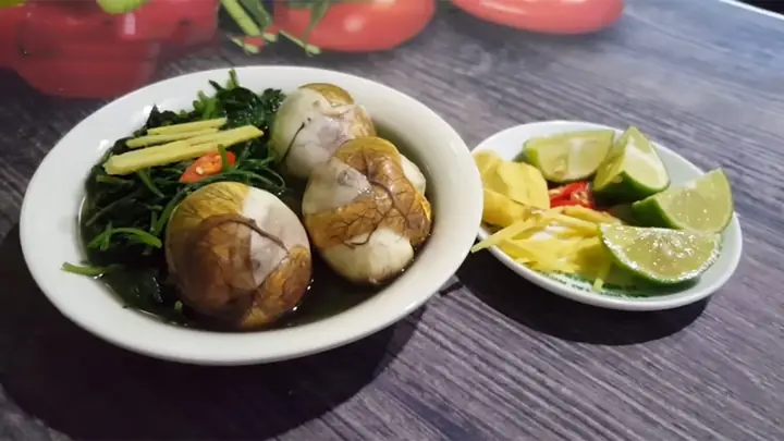 Cách Nấu Trứng Vịt Lộn Hầm Ngải Cứu Thơm Ngon, Bổ Dưỡng