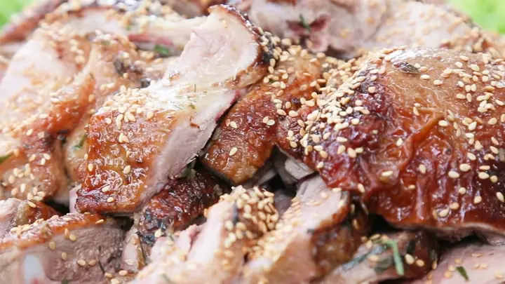 Cách Làm Vịt Quay Lá Móc Mật Ngon, Thơm, Đậm Đà