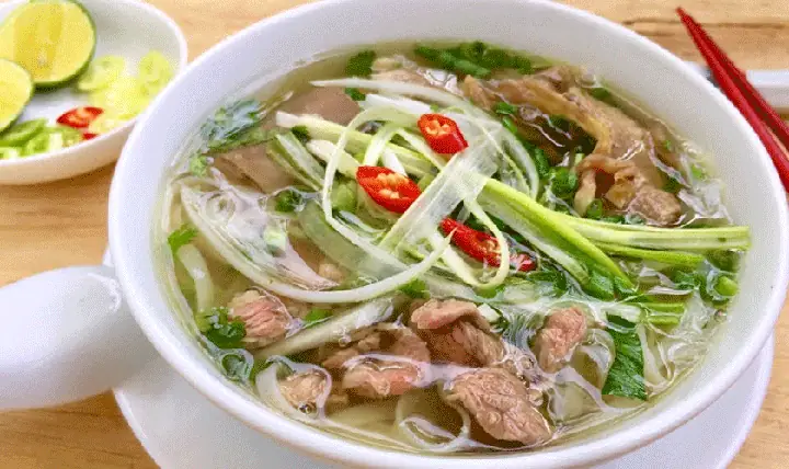 Hanoi Street Food: 10 Món Ăn Đường Phố Không Thể Bỏ Qua