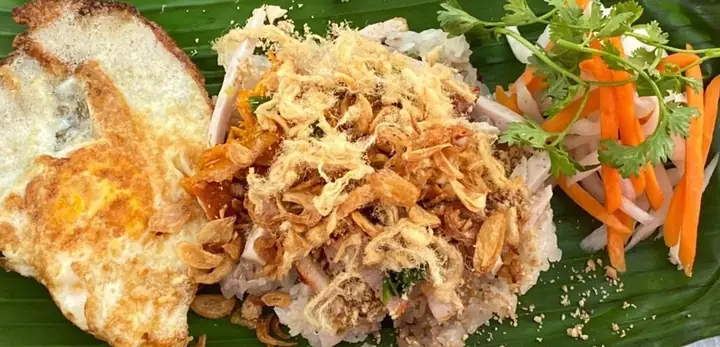 Xôi Lá Chuối Trần Hưng Đạo