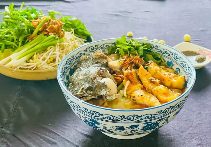 Bánh Canh Đầu Cá Lóc