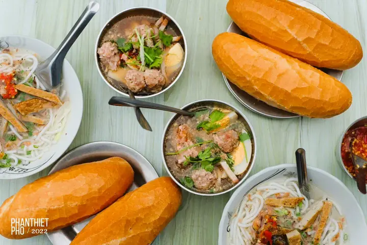 Bánh Mì Chấm Xíu Mại