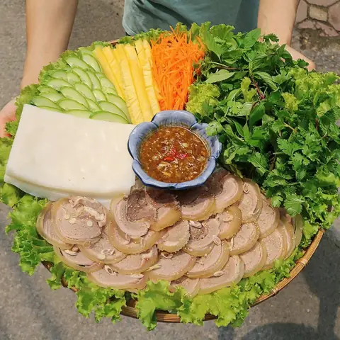 Bò Tơ Cuốn Bánh Tráng