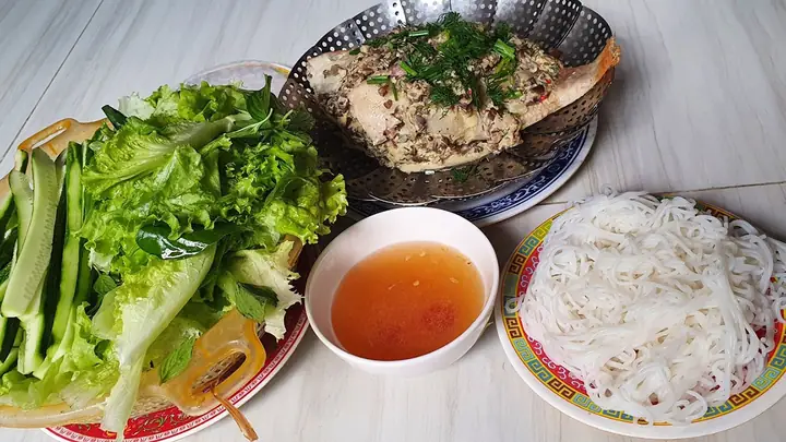 Cá Diêu Hồng Hấp Cuốn Bánh Tráng