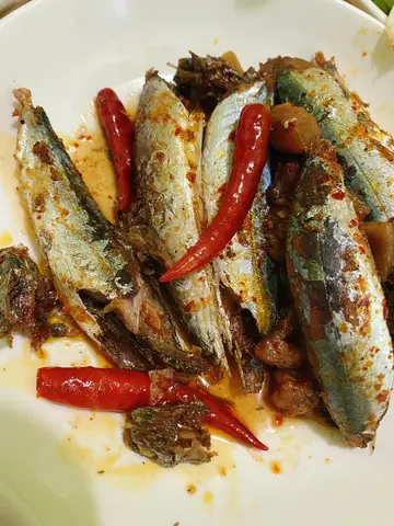 Cá Nục Kho Kiểu Huế