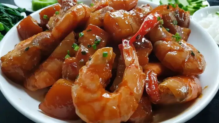 Cách Kho Tôm Với Thịt Ba Chỉ