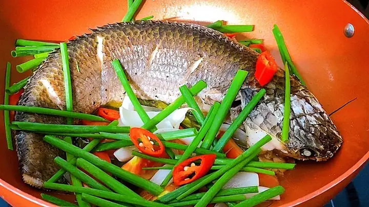 Cách Làm Cá Lóc Hấp Cuốn Bánh Tráng