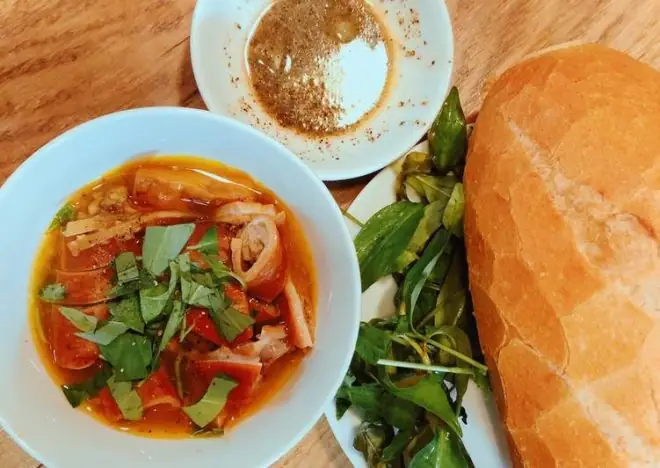 Cách Làm Phá Lấu Heo Chấm Bánh Mì