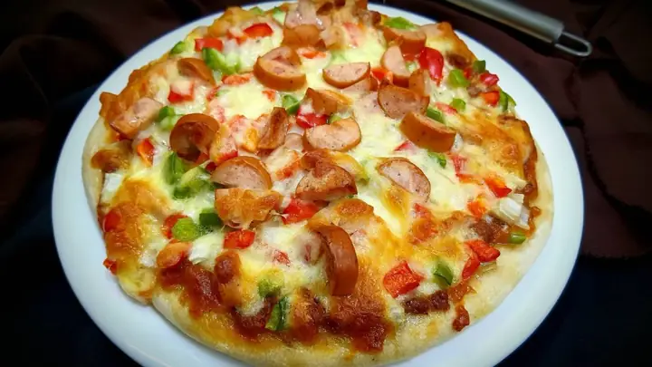 Cách Làm Pizza Xúc Xích Bằng Lò Nướng
