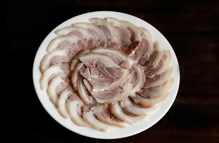 Cách Luộc Móng Giò Cả Xương