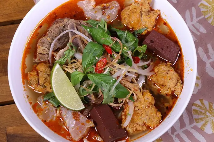Cách Nấu Bún Giò Heo Huế