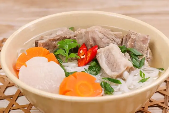 Cách Nấu Hủ Tiếu Sườn