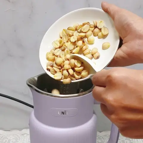 Cách Nấu Sữa Hạt Sen Bằng Máy