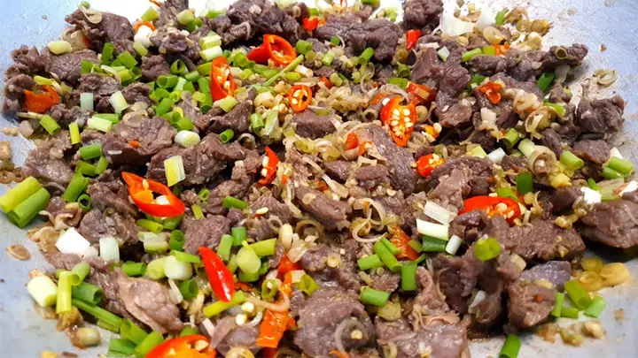Cách Nấu Thịt Trâu Xào Sả Ớt