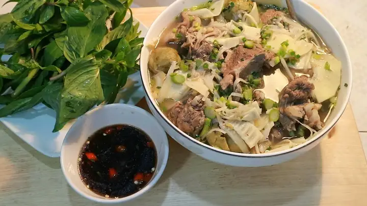 Cách Nấu Vịt Om Măng Chua