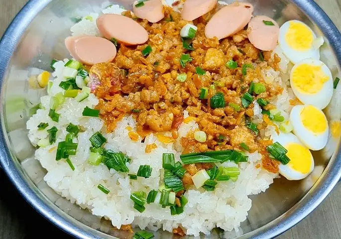 Cách Nấu Xôi Sắn Thịt Băm