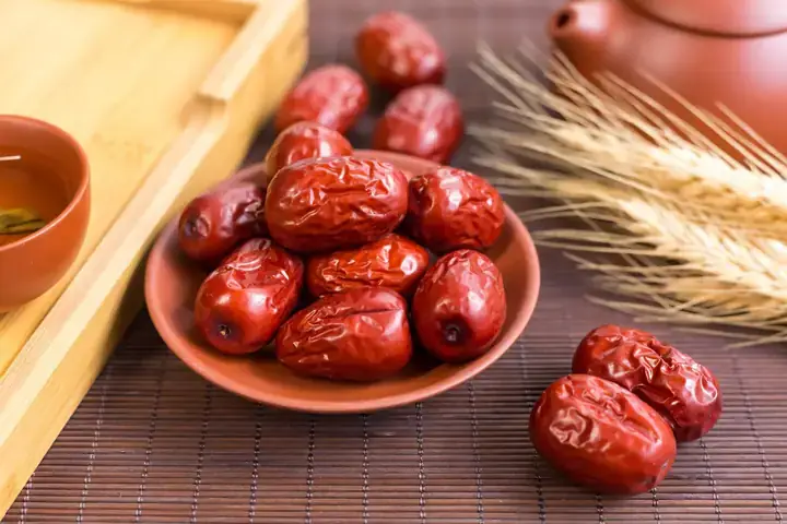 Cách Ngâm Táo Tàu Tươi Với Đường
