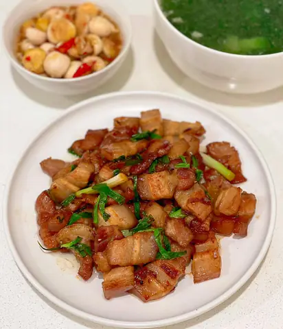 Cách Rang Thịt Ba Chỉ Cháy Cạnh Ngon Nhất