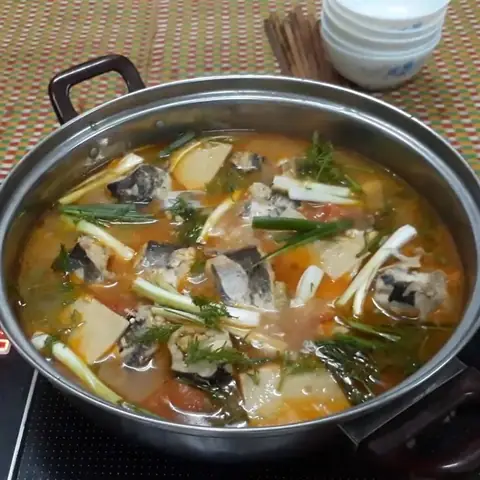 Canh Cá Nheo Nấu Dưa Chua