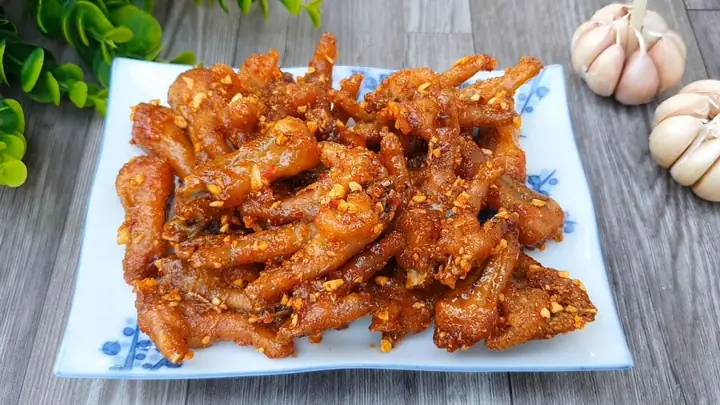 Chân Gà Chiên Bơ Tỏi