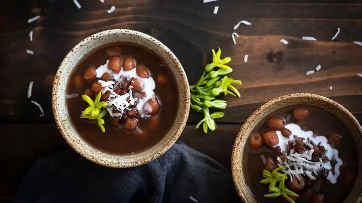 Chè Đậu Đỏ Hạt Sen Nước Cốt Dừa