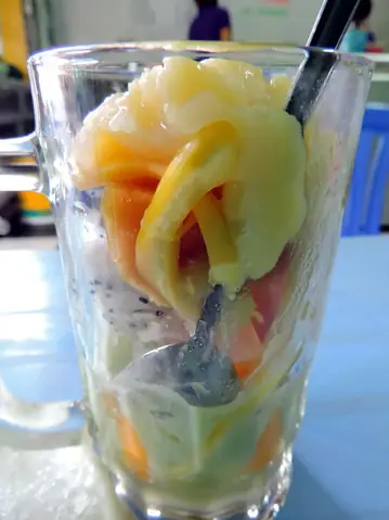 Chè Trái Cây Nha Trang