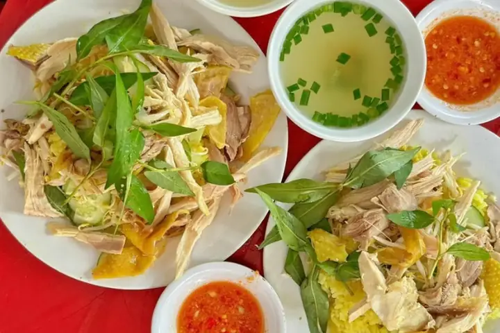 Cơm Gà Xé Phú Yên