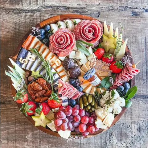 Dĩa Đồ Nguội Gồm Những Gì