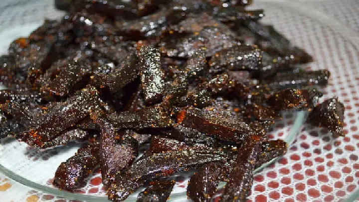 Khô Bò Đen Làm Từ Gì