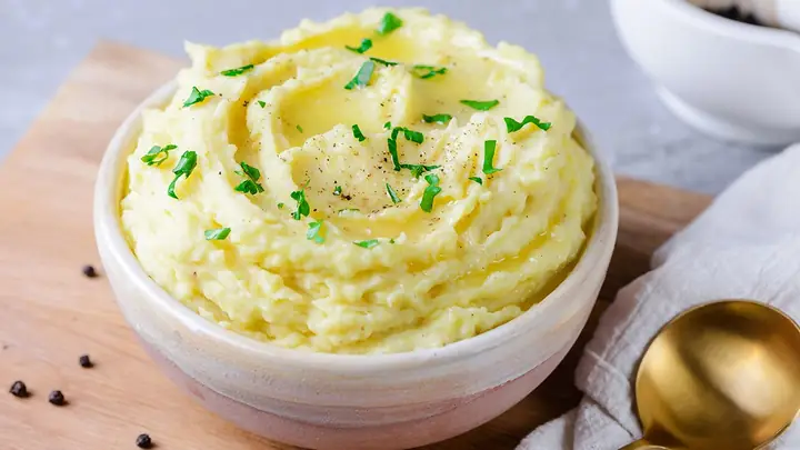 Làm Khoai Tây Nghiền Cho Bé
