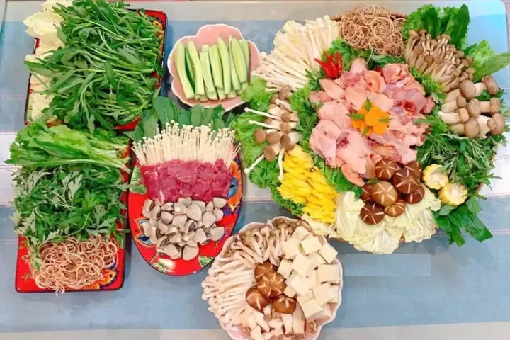 Lẩu Gà Gồm Những Gì