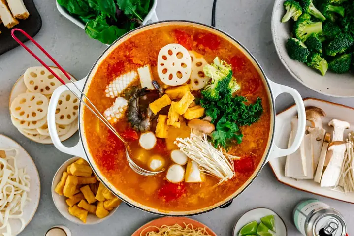 Lẩu Thập Cẩm Chua Cay