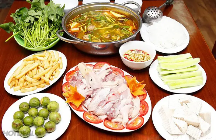 Lẩu Vịt Om Sấu Ngon Hà Nội