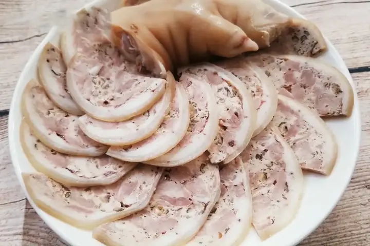 Luộc Chân Giò Nguyên Cái