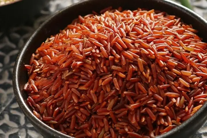 Nấu Gạo Lứt Huyết Rồng