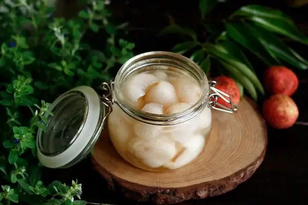 Ngâm Vải Làm Trà Vải