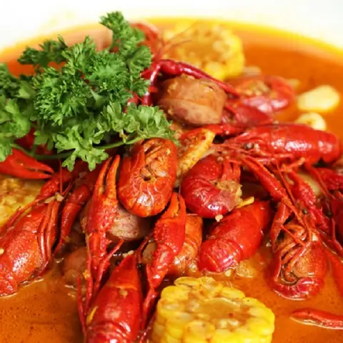 Tôm Hùm Đất Sốt Cajun