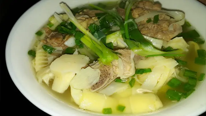 Xương Chó Nấu Măng Tươi