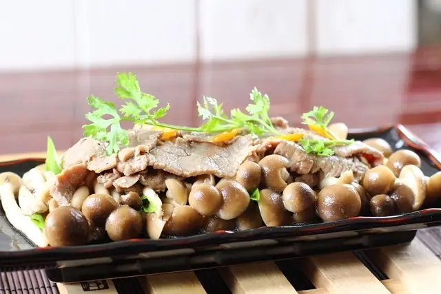 Bò Xào Nấm Thập Cẩm