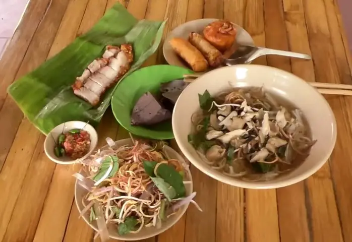 Bún Nước Lèo Cô Ba
